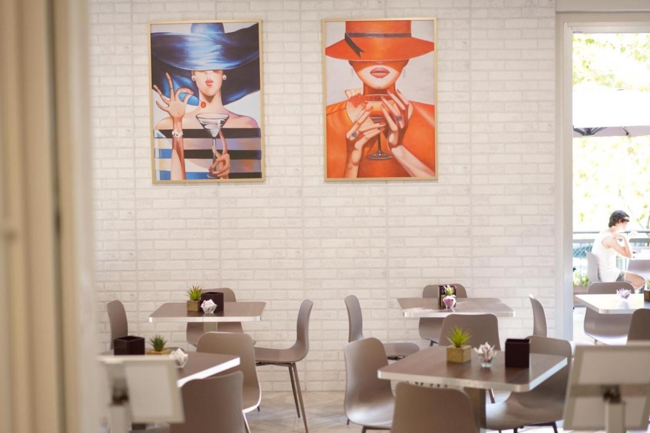 Club Meeting Hotel